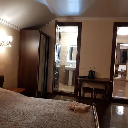 Hotel Шепіт Лісу